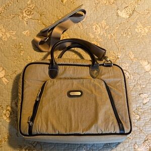 Baggallini Bag Messenger Laptop Travel Tote Softshell 15x10